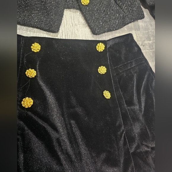 Hand Crafted Black and Gold Women's Set - Picture 2 of 10